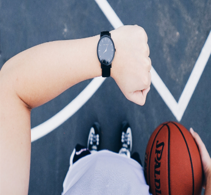 Crucial Features to Identify in Men's Sports Watches