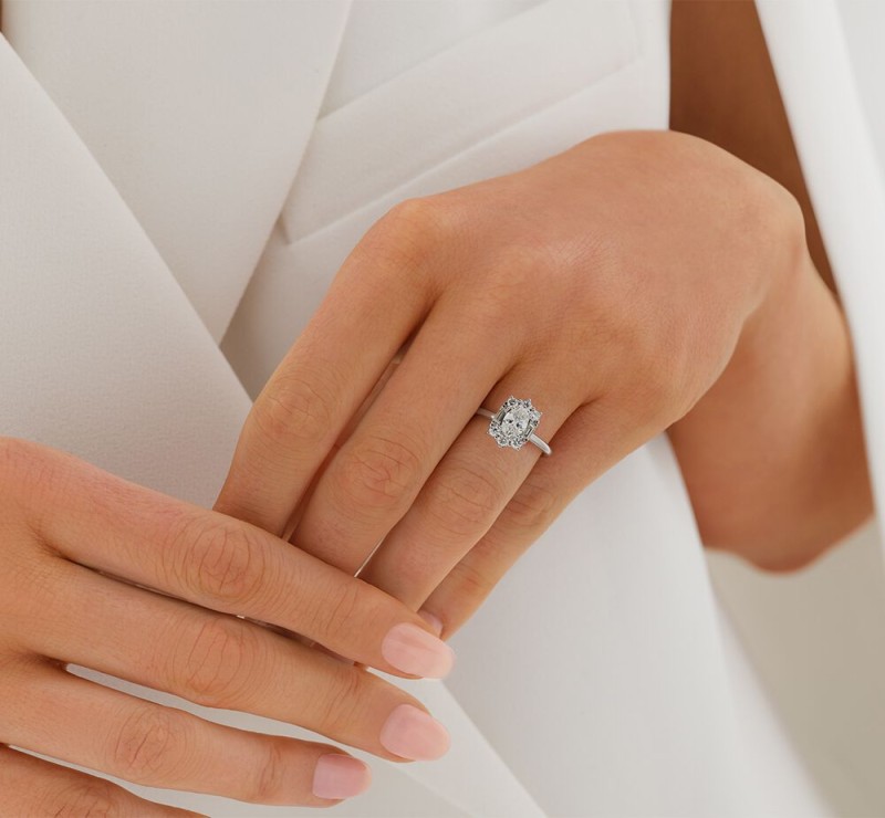 Best Places to Buy Engagement Rings in 2024