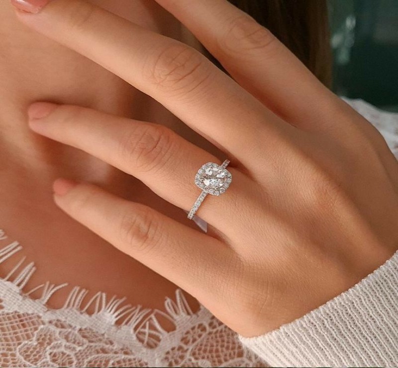 Discover the Timeless Elegance of White Diamond Wedding Rings