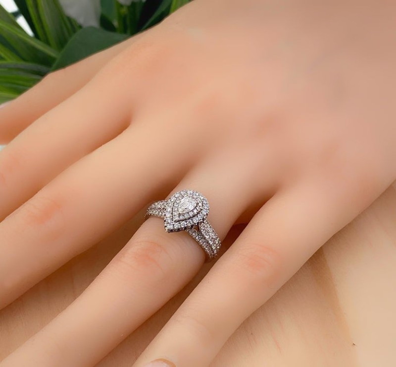 Finding the Best Store to Buy Engagement Rings