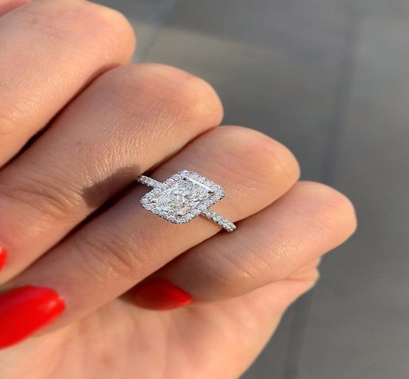 Benefits of Shopping for Wedding Rings Online